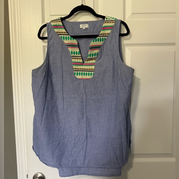 Crown & Ivy Sleeveless Blue V-Neck Embroidered Trim Top - XL - Picture 2 of 6